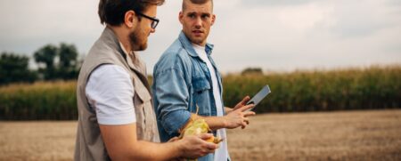 Agronomists,Are,In,The,Field,Discussing,Business.